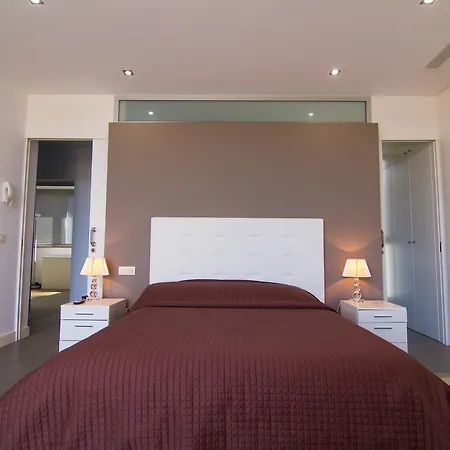 Luxury In Habitats Del Duque Villa