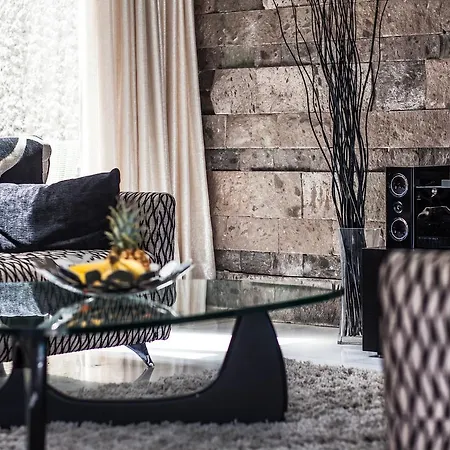 Luxury In Habitats Del Duque *