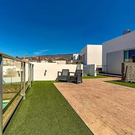 Luxury In Habitats Del Duque * 아데헤