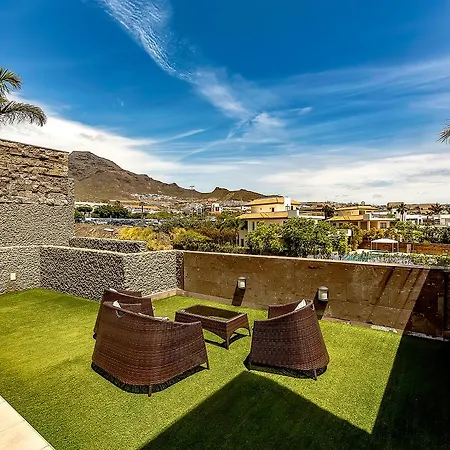 Luxury In Habitats Del Duque * 아데헤