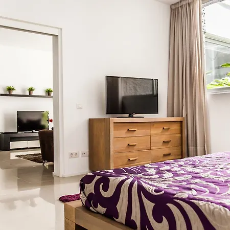 Luxury In Habitats Del Duque * 아데헤