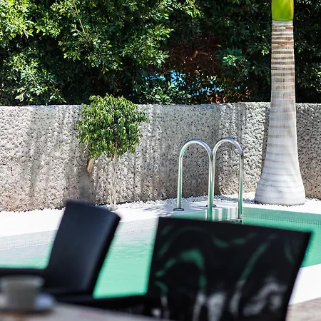 Luxury In Habitats Del Duque 아데헤